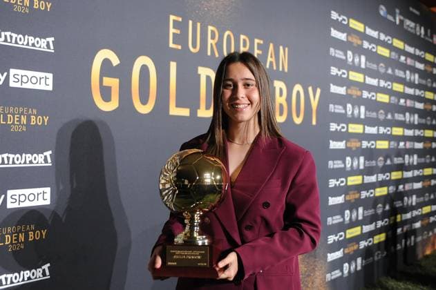 Sport Themen der Woche KW51 Sport Bilder des Tages Foto IPP Massimo Rana Torino 16-12-2024 Calcio premio European Golden Boy 2024 nella foto giulia dragoni Giulia Dragoni premiata Best Italian Golden Girl Italy Photo Press - World Copyright italy ITALY  Copyright: xR4924_italyphotopressx