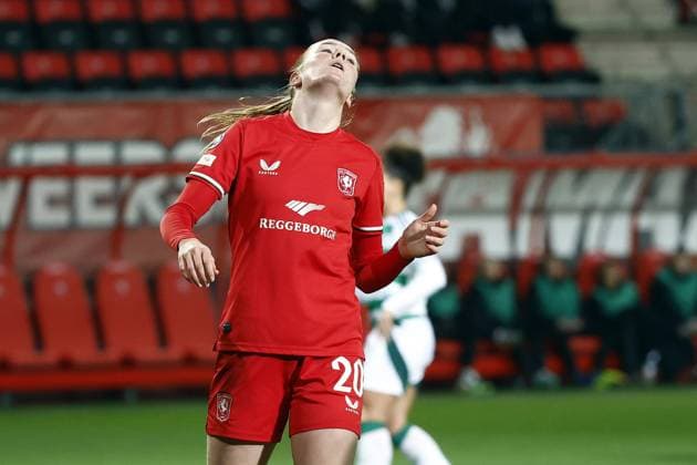 ENSCHEDE - Nikee van Dijk of FC Twente balks during the UEFA Champions League women s match between FC Twente and Celtic FC at Stadion De Grolsch Veste on Dec. 17, 2024 in Enschede, Netherlands. ANP VINCENT JANNINK UEFA Women s Champions League 2024 25 Group Stage MD6 2024 25 xVIxANPxSportx xxANPxIVx 515911345 originalFilename: 515911345.jpg
