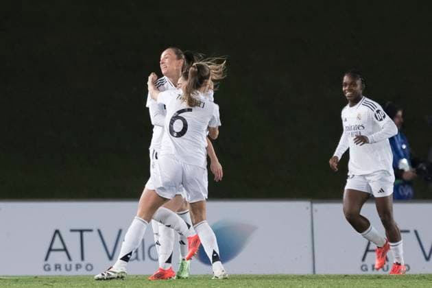 UEFA Women s Champions League - Real Madrid vs Chelsea MADRID, SPAIN -December 17: Caroline Weir of Real Madrid women and Sandie Toletti of Real Madrid women celebrates a goal during the UEFA Women s Champions League match between Real Madrid and Chelsea at Alfredo Di Stefano stadium in Madrid. (Photo by Guillermo Martinez) Madrid Alfredo Di Stefano Stadium Spain Copyright: xGuillermoxMartinezx