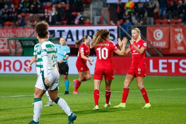 ENSCHEDE, Stadium De Grolsch Veste, 17-12-2024 , season 2024 2025 , UEFA Champions League Women. during the match Twente - Celtic (women), FC Twente player Kayleigh van Dooren celebrating the goal scored 1-0 with FC Twente player Ella Peddemors Twente - Celtic (women)  x27073564x Copyright: