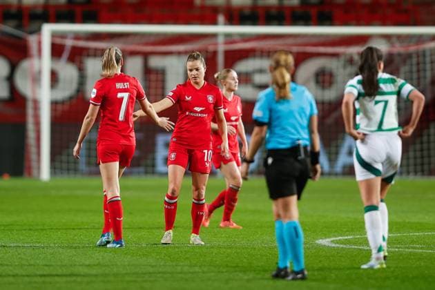 ENSCHEDE, Stadium De Grolsch Veste, 17-12-2024 , season 2024 2025 , UEFA Champions League Women. during the match Twente - Celtic (women), FC Twente player Kayleigh van Dooren (m) celebrating the goal scored Twente - Celtic (women)  x27073714x Copyright: