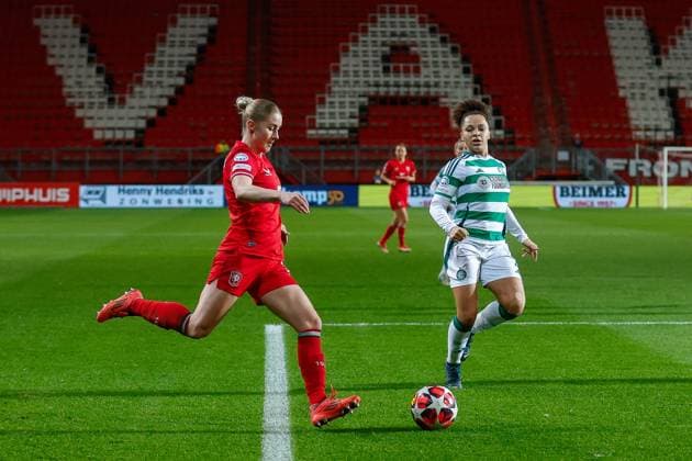 ENSCHEDE, Stadium De Grolsch Veste, 17-12-2024 , season 2024 2025 , UEFA Champions League Women. during the match Twente - Celtic (women), FC Twente player Kim Everaerts Celtic player Celya Barclais Twente - Celtic (women)  x27073881x Copyright:
