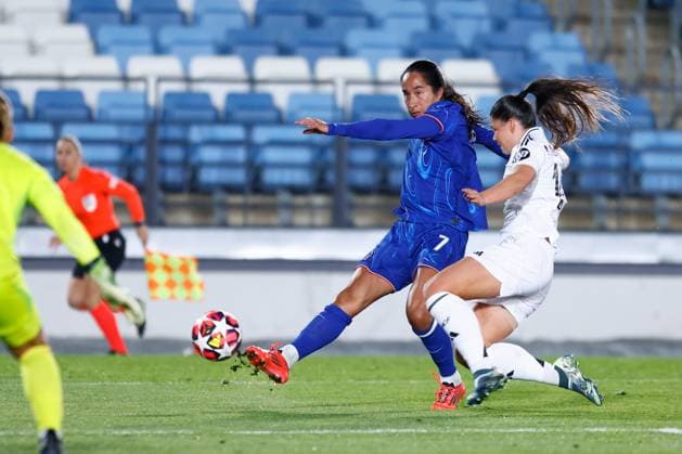 December 17, 2024, Valdebebas, Madrid, SPAIN: Maria Mendez of Real Madrid and Mayra Ramirez of Chelsea in action during the UEFA WomenÃ¢â‚¬â ¢s Champions League, Group B, football match played between Real Madrid and Chelsea at Alfredo Di Stefano stadium on December 17, 2024, in Valdebebas, Madrid, Spain. Valdebebas SPAIN - ZUMAa181 20241217_zaa_a181_076 Copyright: xDennisxAgyemanx
