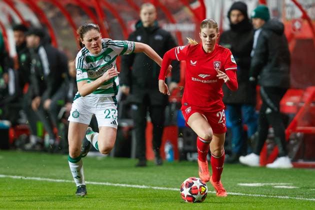 ENSCHEDE, Stadium De Grolsch Veste, 17-12-2024 , season 2024 2025 , UEFA Champions League Women. during the match Twente - Celtic (women), final result 3-0, Celtic player Emma Louise Lawton FC Twente player Rose Ivens Twente - Celtic (women)  x27074502x Copyright: