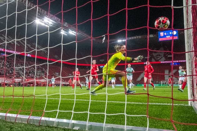ENSCHEDE, Stadium De Grolsch Veste, 17-12-2024 , season 2024 2025 , UEFA Champions League Women. during the match Twente - Celtic (women), final result 3-0, goal Twente, Celtic goalkeeper Lisa Maher-Rodgers Twente - Celtic (women)  x27074559x Copyright: