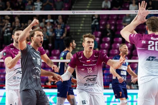 PGE Projekt Warszawa - ACH Volley Ljubljana 17.12.2024 Warsaw, men volleyball , CEV Champions League , game PGE Projekt Warszawa - ACH Woley Ljubljana image shows:Jedrzej Gruszczynski (L) Artur Szalpuk (C) Copyright: xFotostykxPhotoxAgencyx 20241217FCTKP285