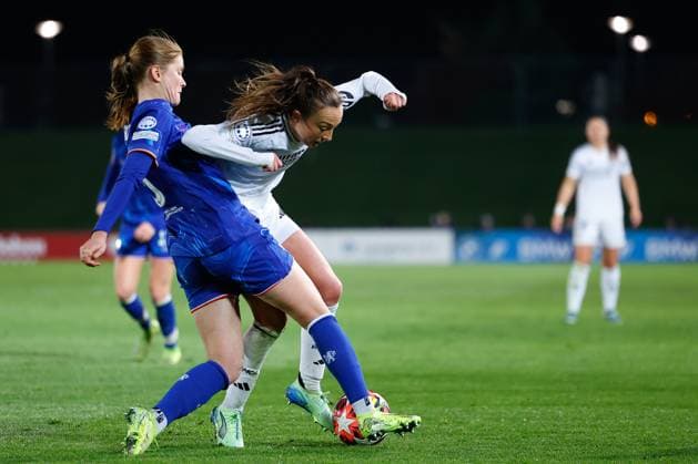 December 17, 2024, Valdebebas, Madrid, SPAIN: Caroline Weir of Real Madrid and Sjoeke Nusken of Chelsea in action during the UEFA WomenÃ¢â‚¬â ¢s Champions League, Group B, football match played between Real Madrid and Chelsea at Alfredo Di Stefano stadium on December 17, 2024, in Valdebebas, Madrid, Spain. Valdebebas SPAIN - ZUMAa181 20241217_zaa_a181_168 Copyright: xDennisxAgyemanx