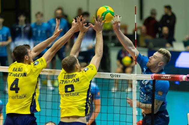 VOLLEY - Champions League Men - Vero Volley Monza vs Fenerbahce Medicano Istanbul Ivan Zaytsev (Mint Vero Volley Monza) during round 4 of Champions League Men between Mint VeroVolley Monza and Fenerbahce Istanbul at Opiquad Arena, Monza, Italy on December 17, 2024 during Vero Volley Monza vs Fenerbahce Medicano Istanbul, CEV Champions League volleyball match in Monza, Italy, December 17 2024 Monza Italy  Copyright: xIPAxSport ABACAx