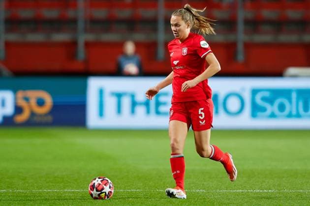 ENSCHEDE, Stadium De Grolsch Veste, 17-12-2024 , season 2024 2025 , UEFA Champions League Women. during the match Twente - Celtic (women), final result 3-0, FC Twente player Anna Knol Twente - Celtic (women)  x27075966x Copyright: