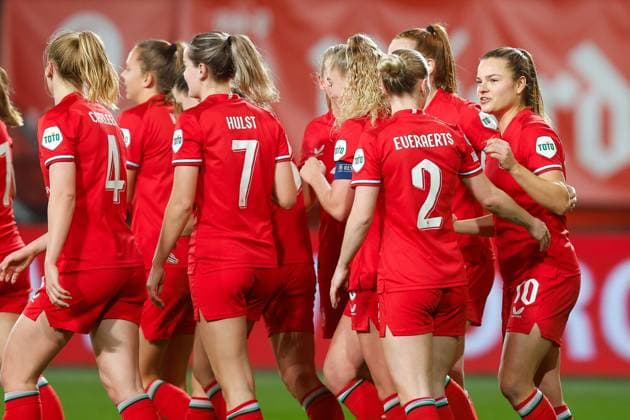 ENSCHEDE, Stadium De Grolsch Veste, 17-12-2024 , season 2024 2025 , UEFA Champions League Women. during the match Twente - Celtic (women), final result 3-0, FC Twente player Kayleigh van Dooren celebrating the goal scored Twente - Celtic (women)  x27075976x Copyright: