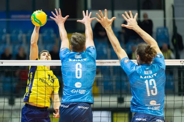 VOLLEY - Champions League Men - Vero Volley Monza vs Fenerbahce Medicano Istanbul GULMEZOGLU Yigit (Fenerbahce Medicana Istanbul) during round 4 of Champions League Men between Mint VeroVolley Monza and Fenerbahce Istanbul at Opiquad Arena, Monza, Italy on December 17, 2024 during Vero Volley Monza vs Fenerbahce Medicano Istanbul, CEV Champions League volleyball match in Monza, Italy, December 17 2024 Monza Italy  Copyright: xIPAxSport ABACAx