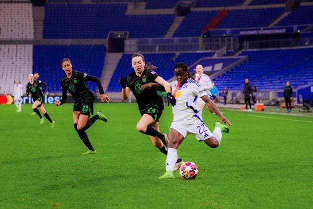 Lyon, France Tabitha Chawinga (22 Olympique Lyonnais) in action during the UEFA Women?s Champions League game between Olympique Lyonnais and VfL Wolfsburg at Groupama Stadium in Lyon, France. (Pauline FIGUET SPP) Copyright: xPaulinexFIGUETx xSPPx spp-en-PaFiSp-PF_OLWOB1967