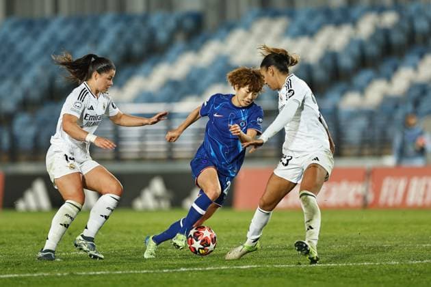 (L-R) Maria Mendez (Real), Maika Hamano (Chelsea), Maelle Lakrar (Real), DECEMBER 17, 2024 - Football Soccer : UEFA Women s Champions League group stage Matchday 6 Group B match between Real Madrid C.F. 1-2 Chelsea FC at the Estadio Alfredo Di Stefano in Madrid, Spain. Noxthirdxpartyxsales  (276471482)