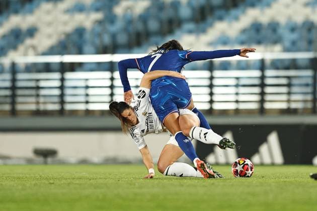 (L-R) Maria Mendez (Real), Mayra Ramirez (Chelsea), DECEMBER 17, 2024 - Football Soccer : UEFA Women s Champions League group stage Matchday 6 Group B match between Real Madrid C.F. 1-2 Chelsea FC at the Estadio Alfredo Di Stefano in Madrid, Spain. Noxthirdxpartyxsales  (276472236)