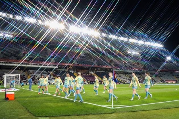 Sport Themen der Woche KW51 Sport Bilder des Tages Barcelona, Spain, December 18th 2024: Players of Manchester City warm-up during the UEFA Womens Champions League football match between FC Barcelona, Barca and Manchester City at the Estadi Olimpic Lluis Companys in Barcelona, Spain (Judit Cartiel SPP)  Copyright: xJuditxCartielx xSPPx spp-en-JuCaSp-JCG_7901