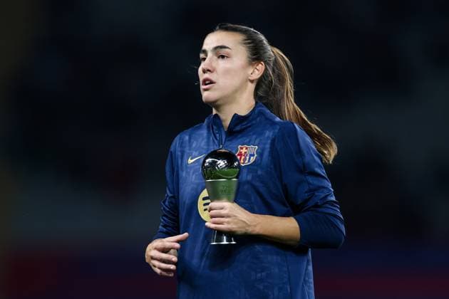 Barcelona, Spain, December 18th 2024: Patri Guijarro (12 FC Barcelona, Barca with The Best trophy during the UEFA Womens Champions League football match between FC Barcelona and Manchester City at the Estadi Olimpic Lluis Companys in Barcelona, Spain (Judit Cartiel SPP) Copyright: xJuditxCartielx xSPPx spp-en-JuCaSp-JUCA0566