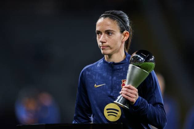 Barcelona, Spain, December 18th 2024: Aitana Bonmati (14 FC Barcelona, Barca with The Best trophy during the UEFA Womens Champions League football match between FC Barcelona and Manchester City at the Estadi Olimpic Lluis Companys in Barcelona, Spain (Judit Cartiel SPP) Copyright: xJuditxCartielx xSPPx spp-en-JuCaSp-JUCA0572