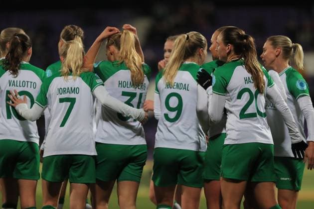 Vienna Austria, December 18th, 2024: Hammarby IF players celebrate a goal during the UEFA Womens European Champions League match St Polten vs Hammarby at Viola Park Tom Seiss SPP (Tom Seiss SPP) Copyright: xTomxSeissx xSPPx spp-en-ToSeSp-20241217 St Polten vs Hammarby-6496
