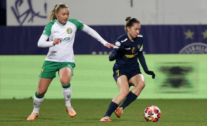 WOMEN SOCCER - UEFA CL, St.Poelten vs Hammarby VIENNA,AUSTRIA,18.DEC.24 - WOMEN SOCCER - UEFA Women s Champions League, group stage, SKN Sankt Poelten vs Hammarby IF. Image shows Alice Carlsson (Hammarby) and Maria Mikolajova (St.Poelten).  GEPAxpictures xWalterxLuger