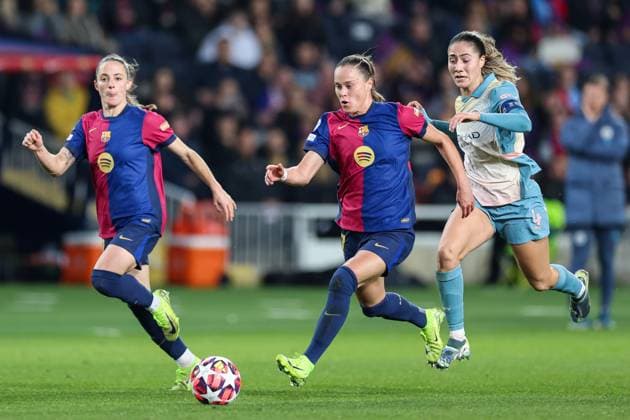 Barcelona, Spain, December 18th 2024: Ewa Pajor (17 FC Barcelona, Barca Ona Batlle (22 FC Barcelona)and Laia Aleixandri (4 Manchester City) in action during the UEFA Womens Champions League football match between FC Barcelona and Manchester City at the Estadi Olimpic Lluis Companys in Barcelona, Spain (Judit Cartiel SPP) Copyright: xJuditxCartielx xSPPx spp-en-JuCaSp-JUCA1392