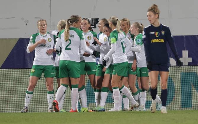 WOMEN SOCCER - UEFA CL, St.Poelten vs Hammarby VIENNA,AUSTRIA,18.DEC.24 - WOMEN SOCCER - UEFA Women s Champions League, group stage, SKN Sankt Poelten vs Hammarby IF. Image shows the rejoicing of Cathinka Tandberg (Hammarby) and her team.  GEPAxpictures xWalterxLuger