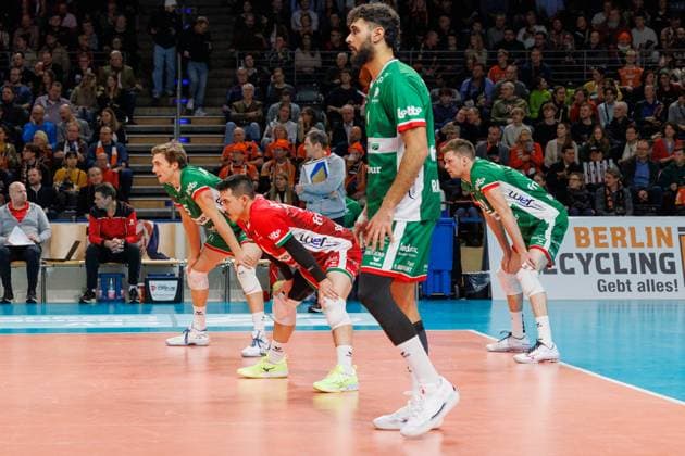 From left to right Cody Kessel VC Greenyard Maaseik, 05 , Landon Douglas Currie VC Greenyard Maaseik, 11 , Francisco Iribarne VC Greenyard Maaseik, 06 , right back Jolan Cox VC Greenyard Maaseik, 10 , BRVolleys vs Greenyard Maaseik, Champions League, 2024 12 18 Berlin Berlin Land Copyright: xFootxBowl ThomasxSobotzkix