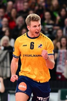 Volleyball I Men I Season 2024 2025 I Champions League Volley I 4th Round Leg 4 CLVM 84 I SVG Lüneburg Levski SOFIA I 18 12 2024 Cheers, excitement, enthusiasm, euphoria, joy, happiness, cheerfulness at Gage Thomas Wortley 6, SVG Lüneburg Lüneburg LKH Arena Niedersachsen Germany Copyright: xLobeca AndreasxHannigx