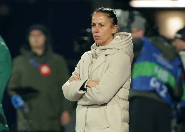 WOMEN SOCCER - UEFA CL, St.Poelten vs Hammarby VIENNA,AUSTRIA,18.DEC.24 - WOMEN SOCCER - UEFA Women s Champions League, group stage, SKN Sankt Poelten vs Hammarby IF. Image shows head coach Celia Liese Brancao Ribeiro (St.Poelten).  GEPAxpictures xWalterxLuger