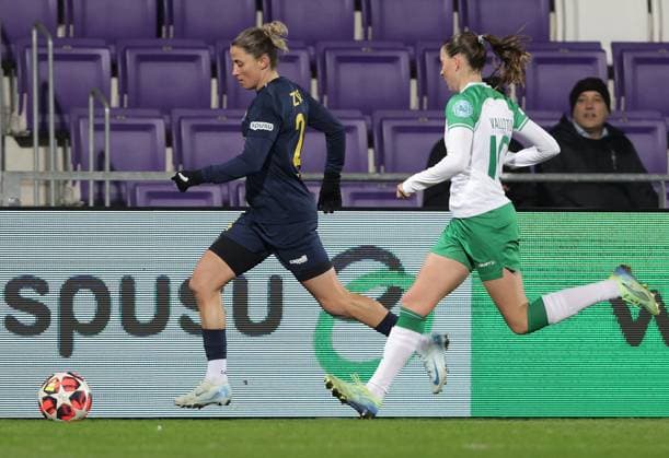 WOMEN SOCCER - UEFA CL, St.Poelten vs Hammarby VIENNA,AUSTRIA,18.DEC.24 - WOMEN SOCCER - UEFA Women s Champions League, group stage, SKN Sankt Poelten vs Hammarby IF. Image shows Mateja Zver (St.Poelten) and Smilla Vallotto (Hammarby).  GEPAxpictures xWalterxLuger