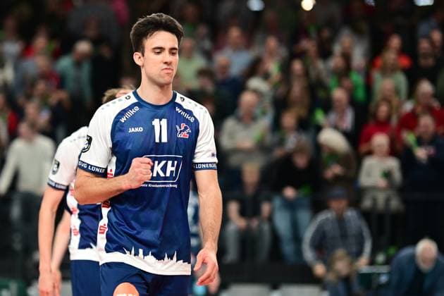 Volleyball I Men I Season 2024 2025 I Champions League Volley I 4th Round Leg 4 CLVM 84 I SVG Lüneburg Levski SOFIA I 18 12 2024 Cheers, excitement, enthusiasm, euphoria, joy, happiness, cheerfulness at Xander Wolf Wassenaar Ketrzynski 11, SVG Lüneburg this is the second set for Lüneburg Lüneburg LKH Arena Niedersachsen Germany Copyright: xLobeca AndreasxHannigx