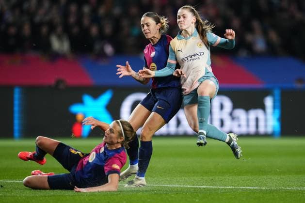 ESP: FC Barcelona, Barca v Manchester City. UEFA Women™s Champions League match. Jess Park of Manchester City and Irene Paredes of FC Barcelona during the UEFA Women™s Champions League match, Group D, date 6, between FC Barcelona and Manchester City played at Lluis Companys Stadium on December 18, 2024 in Barcelona Spain. kpng Copyright: xBaguxBlancox xPRESSINPHOTOx PS_241218_BARW_MAN_053
