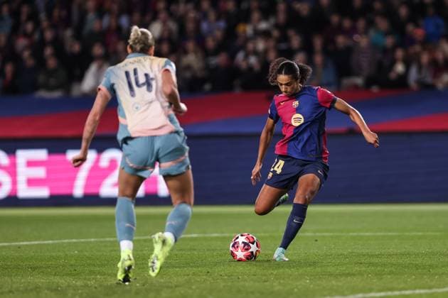 December 18, 2024, Barcelona, Barcelona, Spain: Esmee Brutgs of FC Barcelona, Barca Femenino in action during the UEFA WomenÃ¢â‚¬â ¢s Champions League Group Stage MD6, football match played between FC Barcelona and Manchester City FC at Estafi Olimpic Lluis Companys on December 18, 2024 in Barcelona, Spain. Barcelona Spain - ZUMAa181 20241218_zaa_a181_042 Copyright: xJavierxBorregox