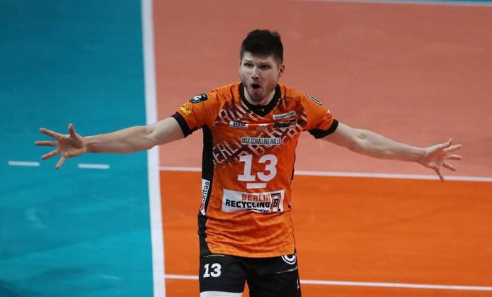 Ruben Schott is unhappy with linesman Sport Volleyball CEV Champions League Men Season 2024 2025 18 12 2024 BR Volleys Berlin BRV vs Greenyard Maaseik