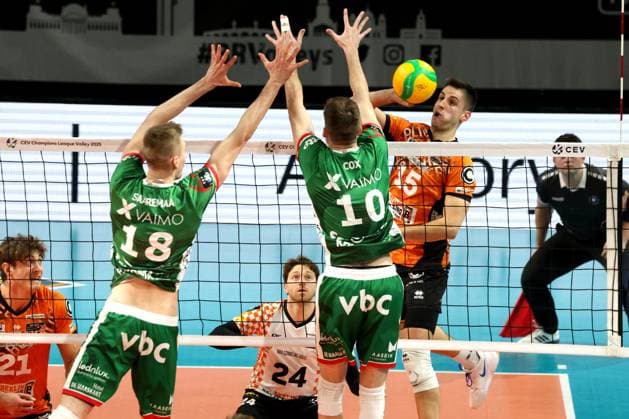 DEU, CEV Group A, BR Volleys vs Greenyard Masaik, 18 12 2024, Max Schmeling Halle, Berlin, DEU, CEV Group A, BR Volleys vs Greenyard Masaik, in the picture Moritz Reichert BR Volleys 15 , Kyle Dagostino BR Volleys 24 , Alex Saaremaa Greenyard 18 , Jolan Cox Greenyard 10 Photo Juergen Engler nordphoto GmbH nordphotoxGmbHx xEngler nph00076