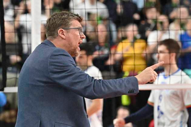 GER VL, Champions League, SVG Lueneburg vs Levski Sofia 18 12 2024, LKH Arena, Lueneburg, GER VL, Champions League, SVG Lueneburg vs Levski Sofia in the picture Coach Stefan Huebner Hübner Lueneburg nordphotoxGmbH xWitke nph00002