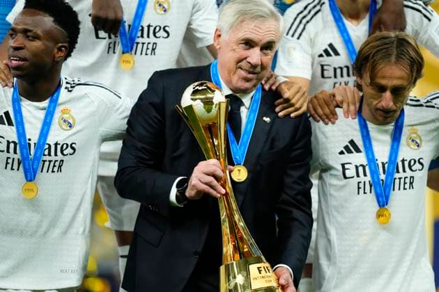 Real Madrid v CF Pachuca - FIFA Intercontinental Cup Carlo Ancelotti head coach of Real Madrid celebrate after winning the FIFA Intercontinental Cup final match between Real Madrid and C.F. Pachuca at Stadium Lusail Stadium on December 18, 2024 in Doha, Qatar. Doha Qatar  Copyright: xJosexBretonx originalFilename:bretonhernandez-realmadr241218_npexL.jpg