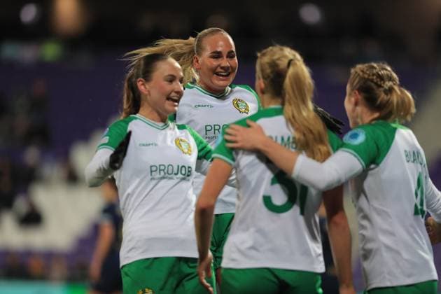 Vienna Austria, December 18th, 2024: Hammarby players celebrate their away win of the UEFA Womens European Champions League match St Polten vs Hammarby at Viola Park Tom Seiss SPP (Tom Seiss SPP) Copyright: xTomxSeissx xSPPx spp-en-ToSeSp-20241217 St Polten vs Hammarby-6523