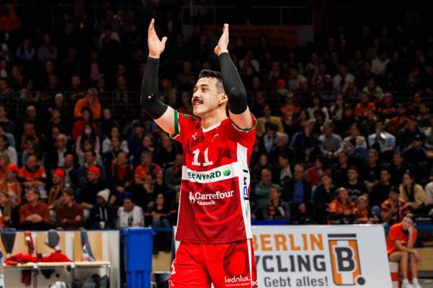 Landon Douglas Currie VC Greenyard Maaseik, 11 happy, emotion on the pitch BRVolleys vs Greenyard Maaseik, Champions League, 2024 12 18 Berlin Berlin Land Copyright: xFootxBowl ThomasxSobotzkix
