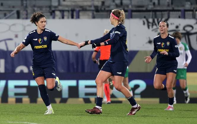 WOMEN SOCCER - UEFA CL, St.Poelten vs Hammarby VIENNA,AUSTRIA,18.DEC.24 - WOMEN SOCCER - UEFA Women s Champions League, group stage, SKN Sankt Poelten vs Hammarby IF. Image shows the rejoicing of Leonarda Balog and Kamila Dubcova (St.Poelten).  GEPAxpictures xWalterxLuger
