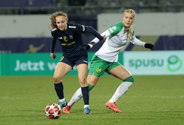 WOMEN SOCCER - UEFA CL, St.Poelten vs Hammarby VIENNA,AUSTRIA,18.DEC.24 - WOMEN SOCCER - UEFA Women s Champions League, group stage, SKN Sankt Poelten vs Hammarby IF. Image shows Melanie Brunnthaler (St.Poelten) and Eva Nystroem (Hammarby).  GEPAxpictures xWalterxLuger