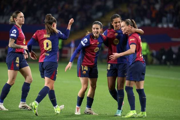 Spain - UEFA Women s Champions League - FC Barcelona, Barca vs Manchester City - 18 12 2024 SPAIN, BARCELONA, DECEMBER 18. Aitana Bonmati of FC Barcelona celebrates with her teammates Maria Leon of FC Barcelona and Claudia Pina of FC Barcelona and Esmee Brugts of FC Barcelona and Ewa Pajor of FC Barcelona (From L to R) after scoring her side™s second goal during the UEFA Women s Champions League match between FC Barcelona and Manchester City, on December 18, 2024 at Estadi Olimpic Lluis Companys in Barcelona, Spain. Photo by Manuel Blondeau AOP.Press Barcelona Estadi Olimpic Lluis Companys Catalunya Spain Copyright: x ManuelxBlondeau AOP.Pressx AOP20241218-0006