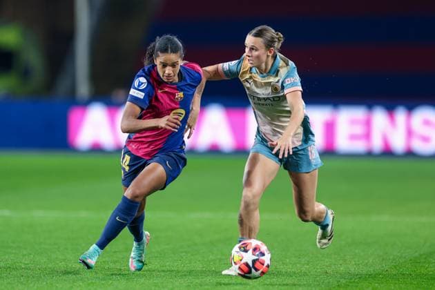 Barcelona, Spain, December 18th 2024: Esmee Brugts (24 FC Barcelona, Barca and Kerstin Casparij (18 Manchester City) in action during the UEFA Womens Champions League football match between FC Barcelona and Manchester City at the Estadi Olimpic Lluis Companys in Barcelona, Spain (Judit Cartiel SPP) Copyright: xJuditxCartielx xSPPx spp-en-JuCaSp-JUCA1801