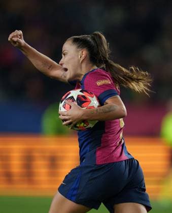 Sport Bilder des Tages (241219) -- BARCELONA, Dec. 19, 2024 -- Barcelona s Claudia Pina celebrates a goal during the UEFA Women s Champions League match between Barcelona and Manchester City at Lluis Companys Olympic Stadium in Barcelona, Spain, Dec. 18, 2024. (Photo by Xinhua) (SP)SPAIN-BARCELONA-FOOTBALL-WOMEN S CHAMPIONS LEAGUE-BARCELONA VS MANCHESTER CITY JoanxGosa 