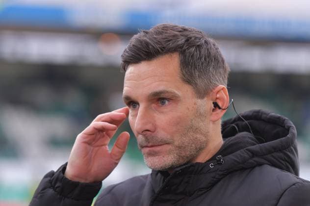 15 12 2024, xblx, Fußball 2 Bundesliga, Spvgg Greuther Fuerth Hannover 96 emspor, v l Trainer Stefan Leitl Coach Hannover 96 DFL DFB REGULATIONS PROHIBIT ANY USE OF PHOTOGRAPHS as IMAGE SEQUENCES and or QUASI VIDEO Fuerth