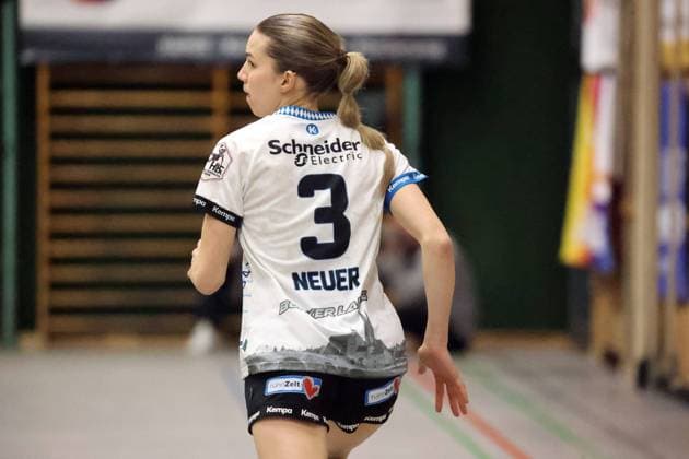 14 12 24 TG Nürtingen ESV 1927 Regensburg Germany, Nürtingen, 14 12 2024, Handball, Women, 2 Bundesliga, TG Nürtingen ESV 1927 Regensburg Anika Neuer ESV 1927 Regensburg