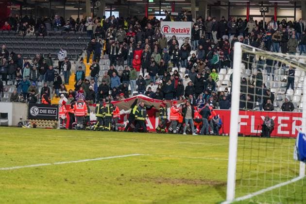 Germany Soccer 2 Bundesliga 2024 25, 17 Matchday SV Elversberg vs FC Schalke 04 Ursapharm Arena an der Kaiserlinde Elversberg Medical emergency in front of the main stand Paramedics attend to a fan Copyright: xJOERANxSTEINSIEKx