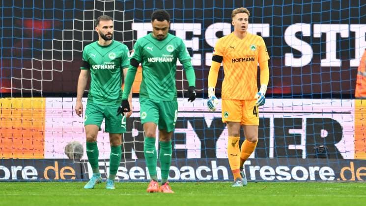 21 12 2024 Soccer Season 2024 2025 2 Soccer Bundesliga 17 Matchday Hamburger SV HSV Hamburg SpVgg Greuther Fürth Kleeblatt Sportfoto Zink xwoxzix DFL regulations prohibit any use of photographs as image sequences and or quasi video only for editorial use Simon Asta 2, SpVgg Greuther Fürth Sacha Banse Bansé 6, SpVgg Greuther Fürth Moritz Schulze 42, SpVgg Greuther Fürth disappointed disappointment