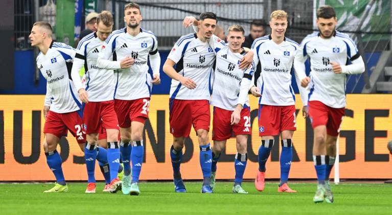 21 12 2024 Soccer Season 2024 2025 2 Soccer Bundesliga 17 Matchday Hamburger SV HSV Hamburg SpVgg Greuther Fürth Kleeblatt Sportfoto Zink xwoxzix DFL regulations prohibit any use of photographs as image sequences and or quasi video only for editorial use Torjubel Jubel Freude nach Treffer Tor Torschuß zum 1 0 durch Dennis Hadzikadunic 5, Hamburger SV HSV