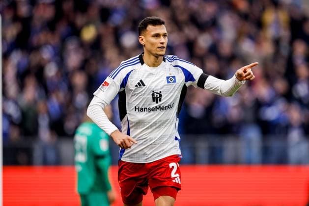 Hamburg, December 21, 2024 Soccer, 2 Bundesliga 2024 25, Hamburger SV SpVgg Greuther Fürth Davie Selke Hamburger SV, 27 celebrates his goal for 2 0 DFL REGULATIONS PROHIBIT ANY USE OF PHOTOGRAPHS AS IMAGE SEQUENCES AND OR QUASI VIDEO