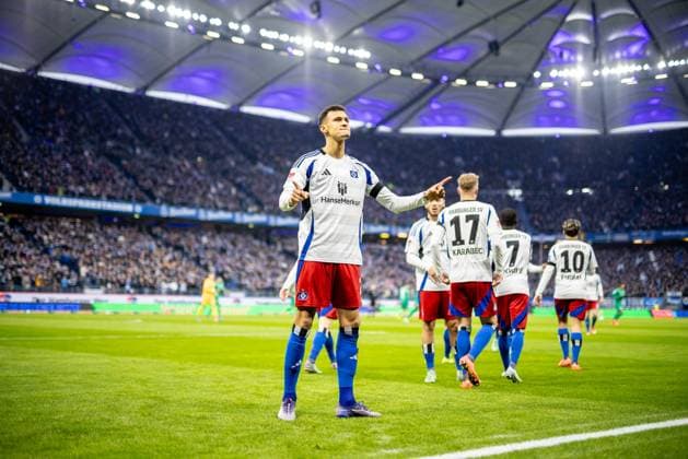 Hamburg, December 21, 2024 Soccer, 2 Bundesliga 2024 25, Hamburger SV SpVgg Greuther Fürth Davie Selke Hamburger SV, 27 celebrates his goal for 2 0 DFL REGULATIONS PROHIBIT ANY USE OF PHOTOGRAPHS AS IMAGE SEQUENCES AND OR QUASI VIDEO